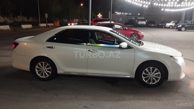 Toyota Camry-14
