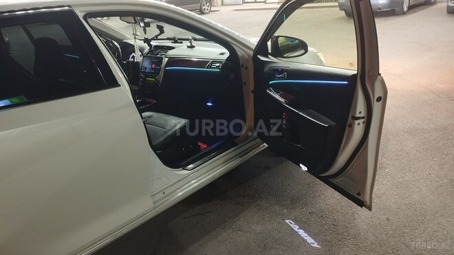 Toyota Camry-13