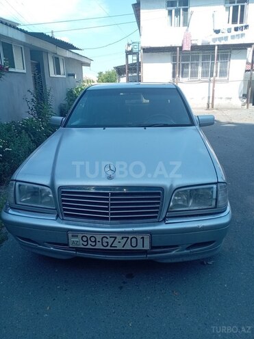 Mercedes C 200-1