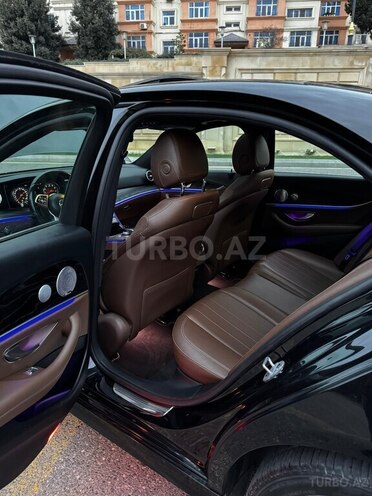 Mercedes E 300-9
