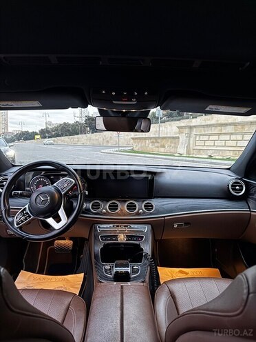Mercedes E 300-8