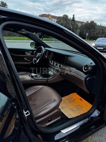 Mercedes E 300-7