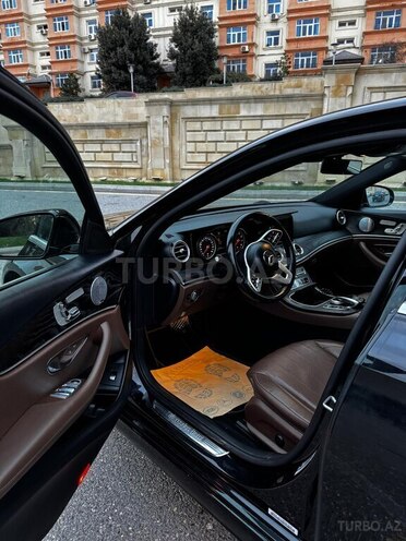 Mercedes E 300-6