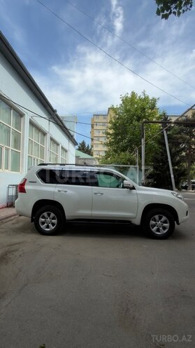Toyota Land Cruiser Prado-4