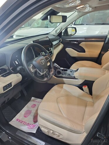Toyota Highlander-13