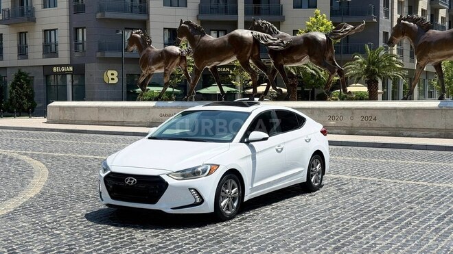 Hyundai Elantra-4