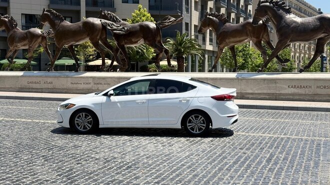 Hyundai Elantra-5