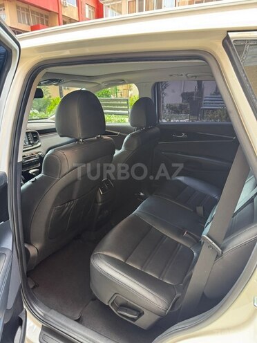 Kia Sorento-11