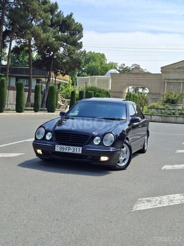 Mercedes E 240-2