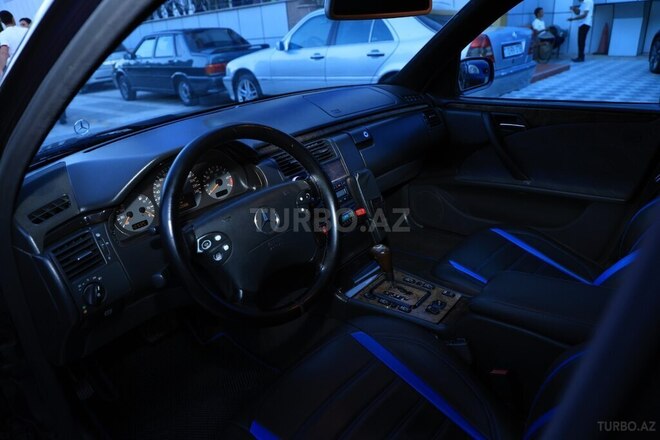 Mercedes E 240-9