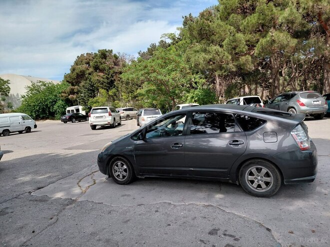 Toyota Prius-3