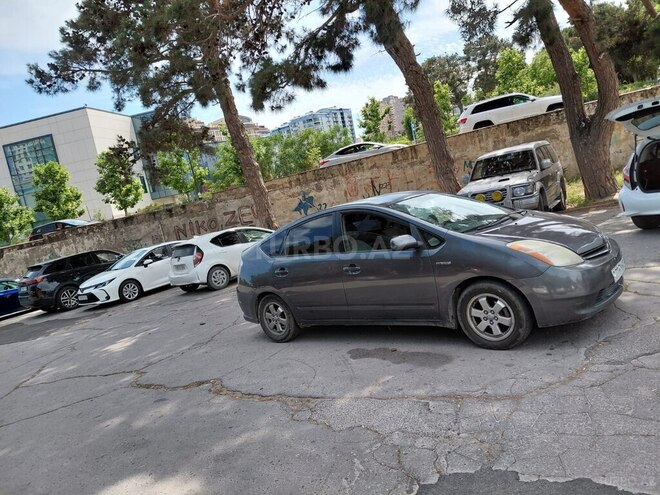 Toyota Prius-4