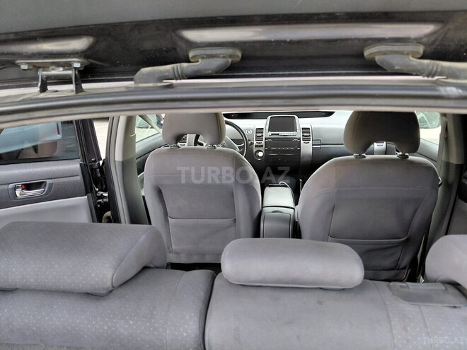 Toyota Prius-7