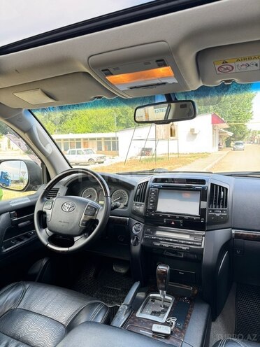 Toyota Land Cruiser-15