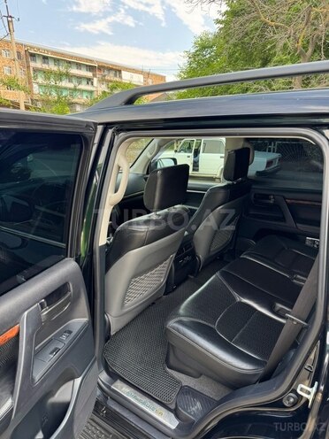 Toyota Land Cruiser-16