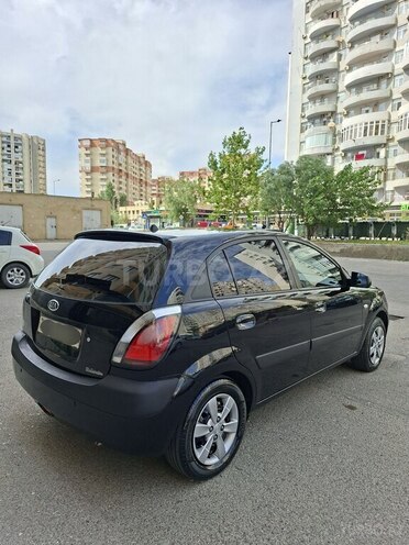 Kia Rio-5