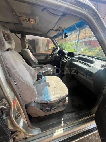 Mitsubishi Pajero-5