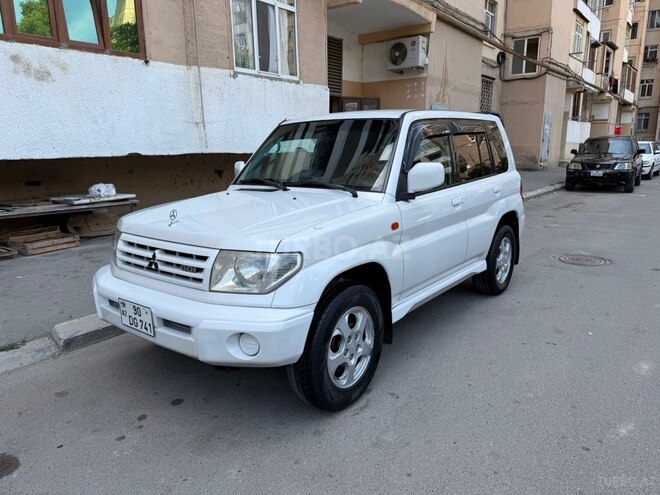 Mitsubishi Pajero io-8