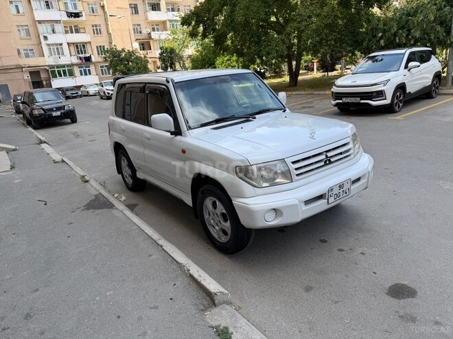 Mitsubishi Pajero io-9