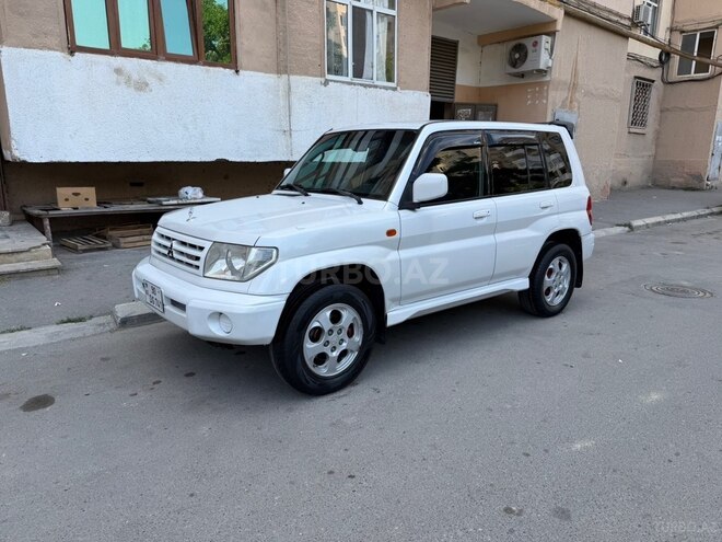 Mitsubishi Pajero io-7