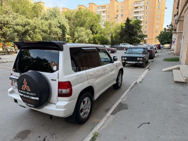Mitsubishi Pajero io-3