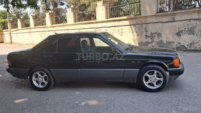 Mercedes 190-5