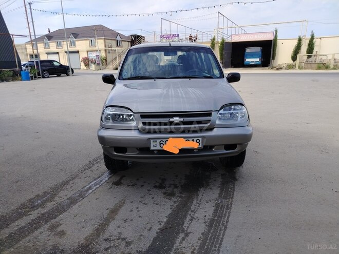 Chevrolet Niva-1