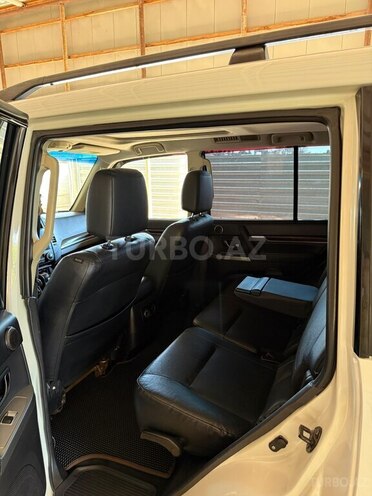 Mitsubishi Pajero-11