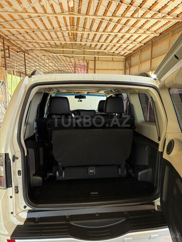 Mitsubishi Pajero-13
