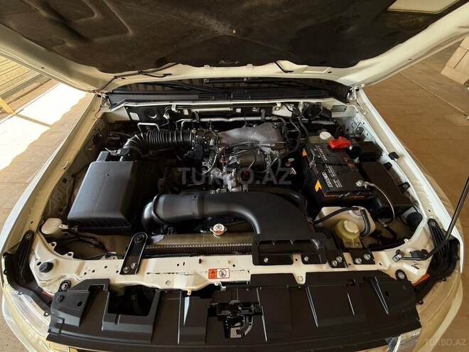 Mitsubishi Pajero-14