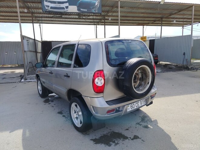 Chevrolet Niva-6