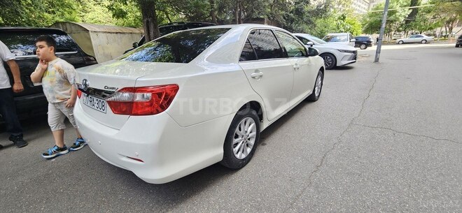 Toyota Camry-5