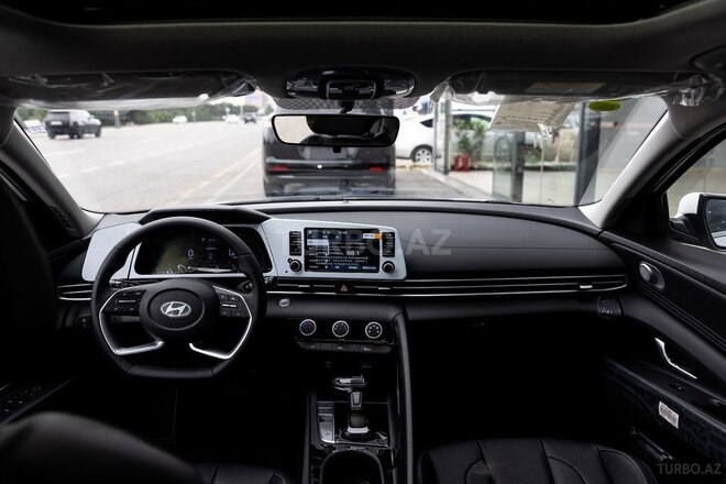 Hyundai Elantra-14