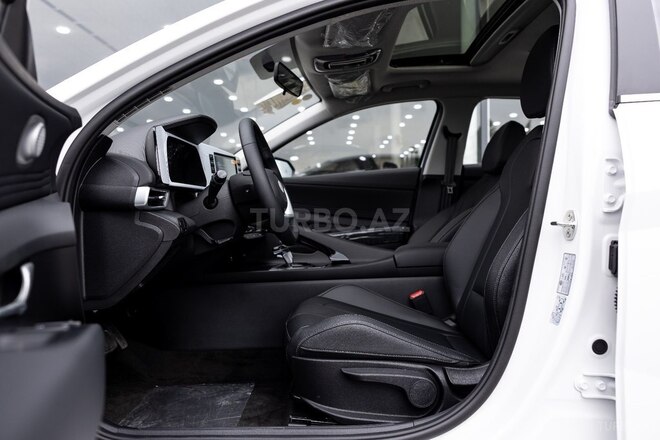 Hyundai Elantra-15