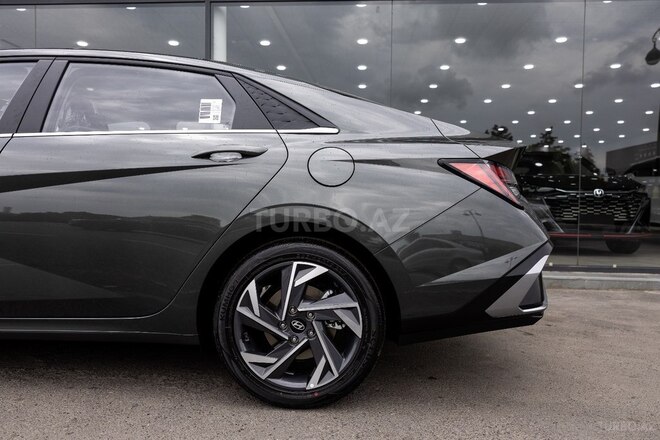 Hyundai Elantra-6