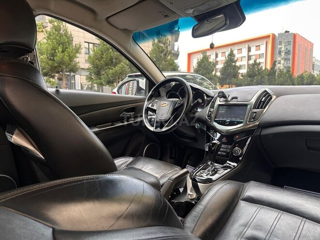 Chevrolet Cruze-11