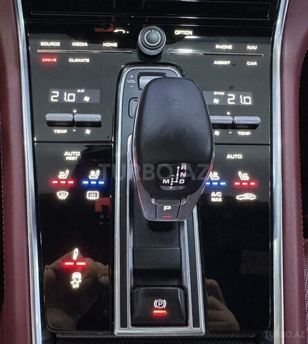 Porsche Panamera Turbo-16