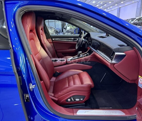 Porsche Panamera Turbo-12