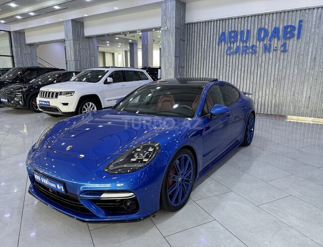 Porsche Panamera Turbo-1