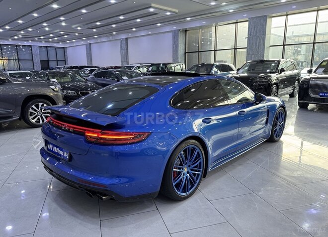 Porsche Panamera Turbo-5