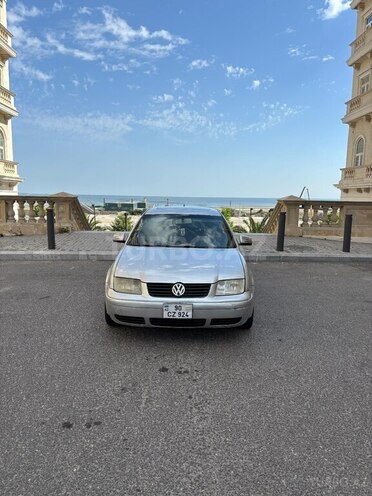 Volkswagen Jetta-1
