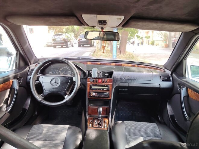 Mercedes C 220-11