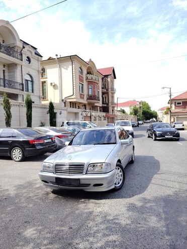 Mercedes C 220-2
