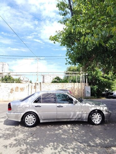 Mercedes C 220-4