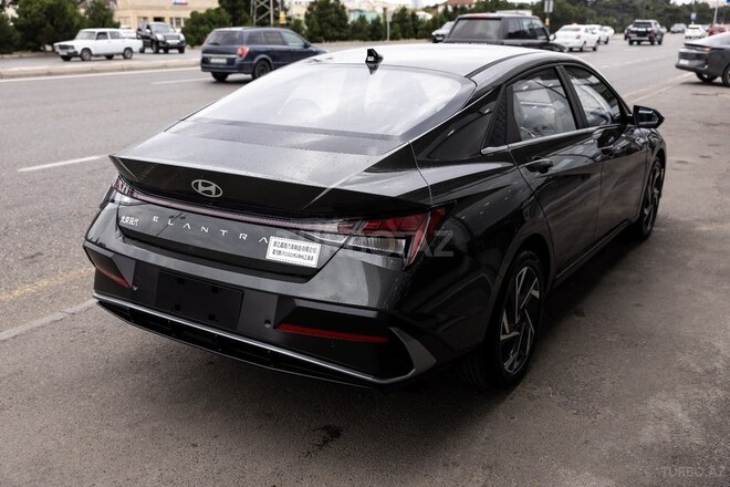 Hyundai Elantra-8
