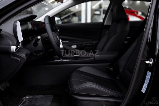 Hyundai Elantra-19