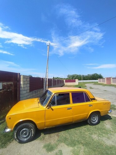 LADA (VAZ) 21011-15