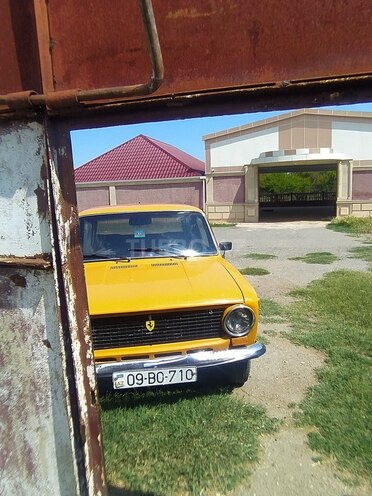 LADA (VAZ) 21011-1