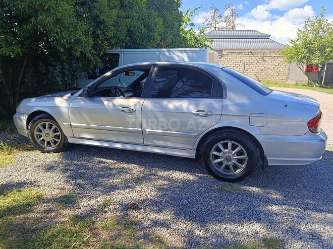 Hyundai Sonata-12