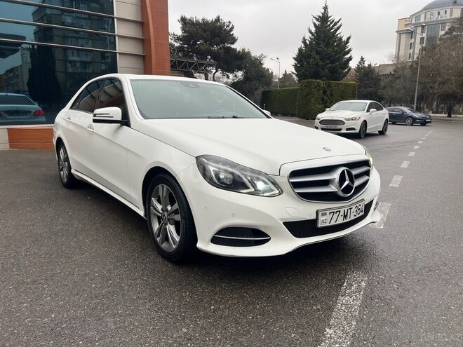 Mercedes E 220-1